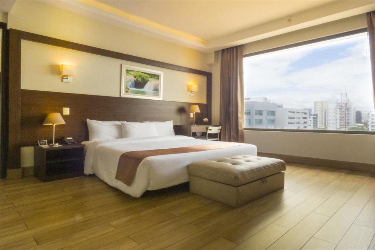 Weston Suites Hotel Santo Domingo Exterior foto
