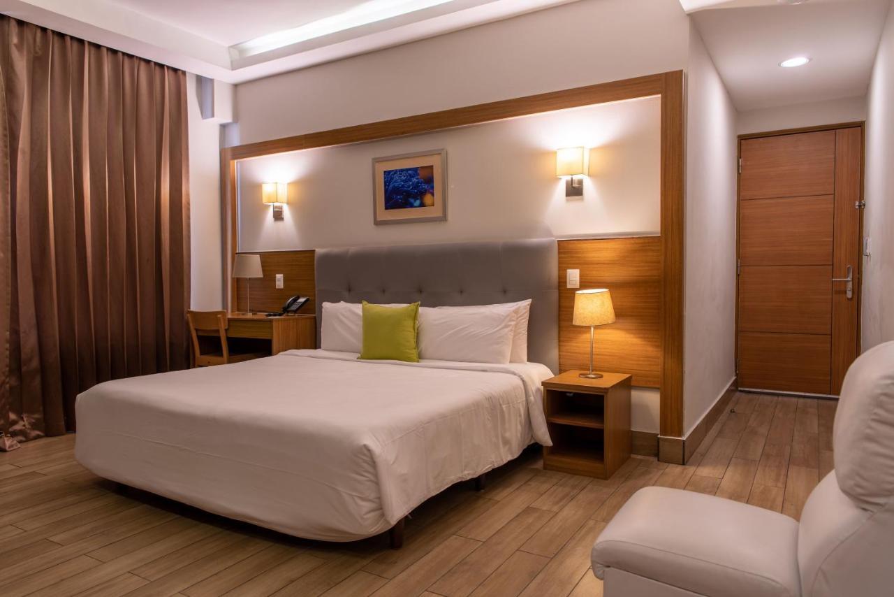 Weston Suites Hotel Santo Domingo Exterior foto